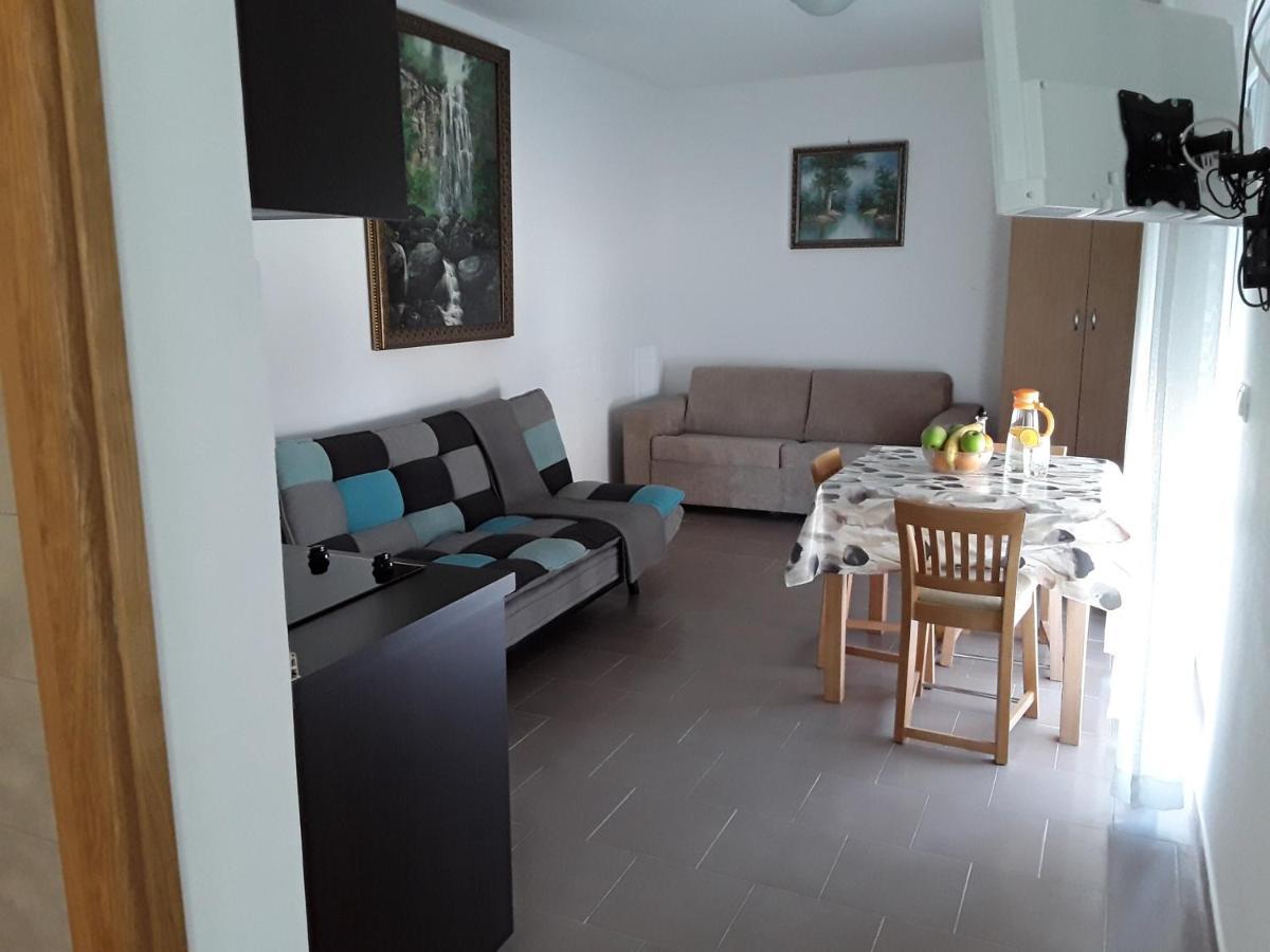 Zaton Apartmani M. Ilesh Exterior foto
